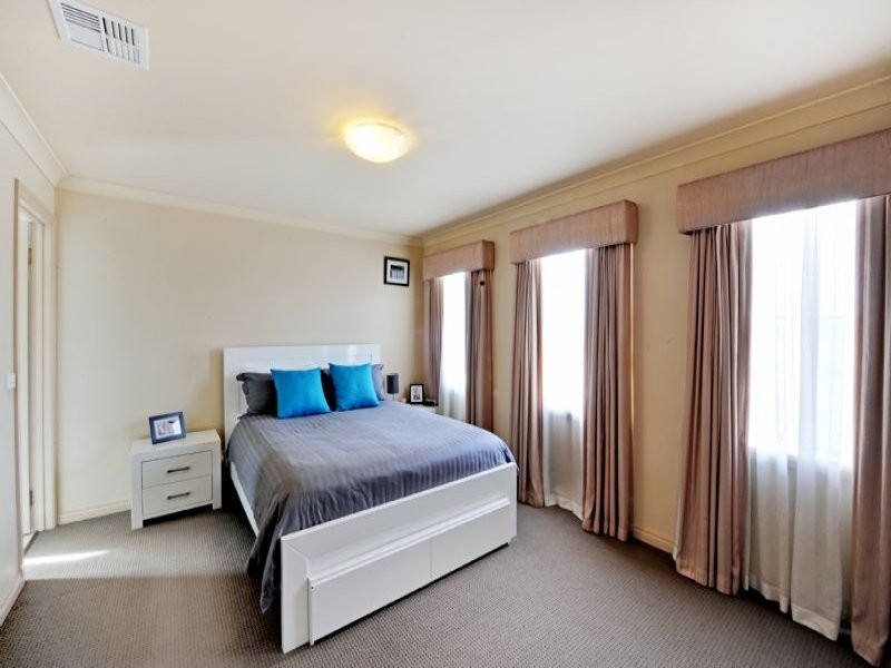 6 Woodburn Place, Shepparton VIC 3630