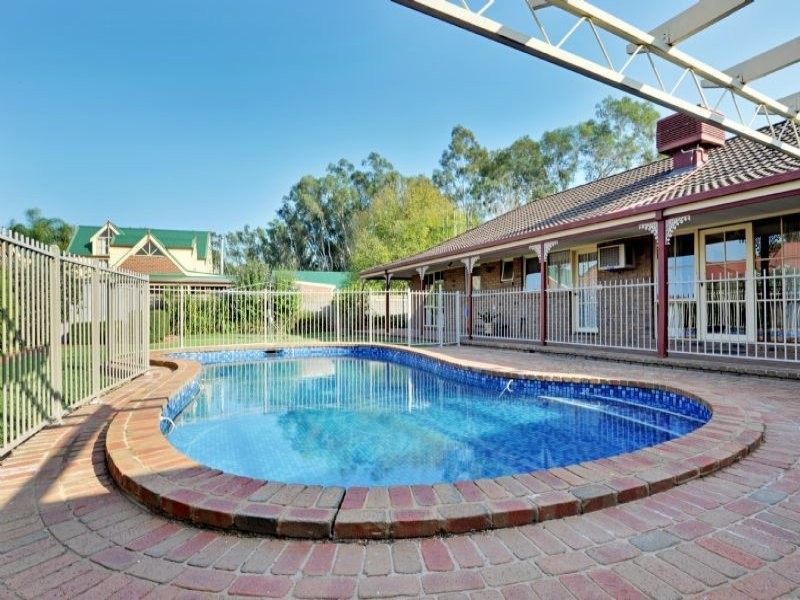 8 Gordon Drive, Kialla VIC 3631