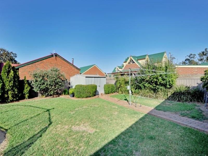 8 Gordon Drive, Kialla VIC 3631