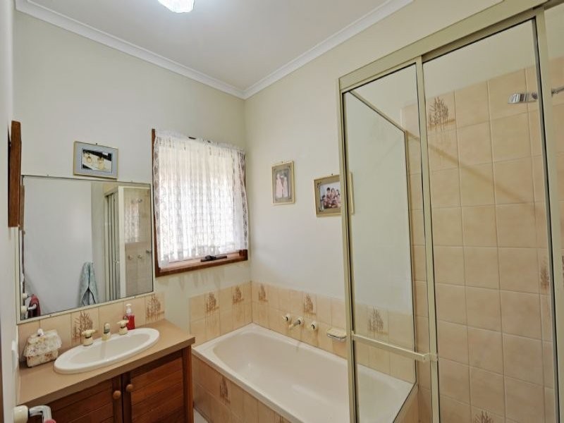 8 Gordon Drive, Kialla VIC 3631