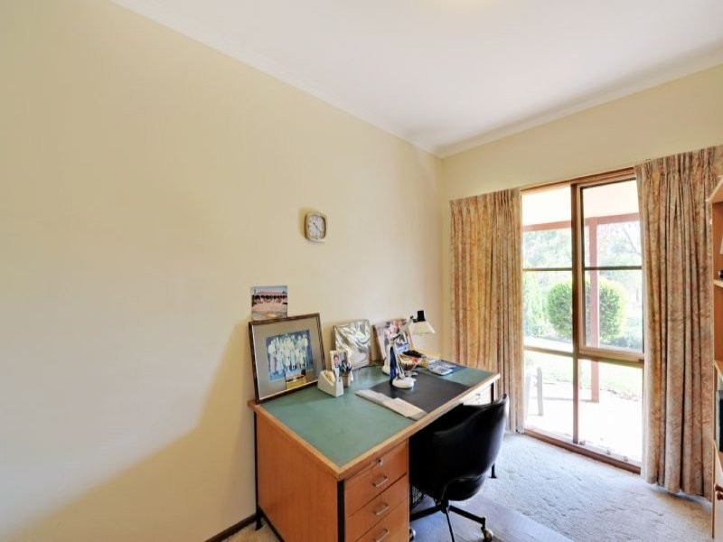 8 Gordon Drive, Kialla VIC 3631