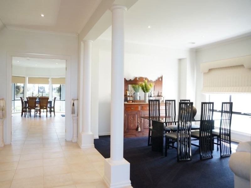 239 Waranga Drive, Kialla VIC 3631