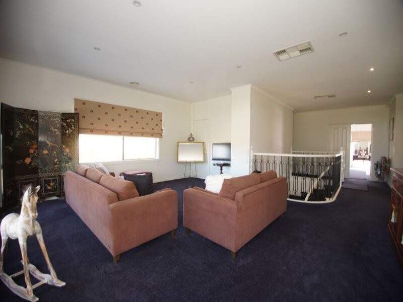 239 Waranga Drive, Kialla VIC 3631