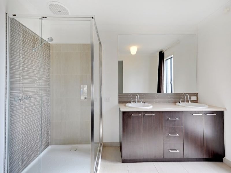 2 Yellowgum Drive, Kialla VIC 3631