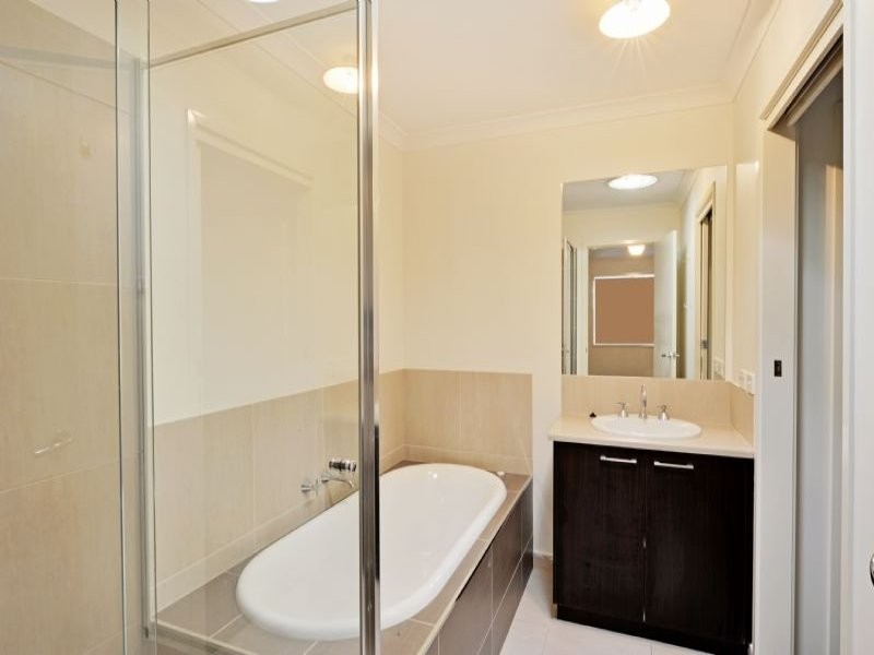 2 Yellowgum Drive, Kialla VIC 3631