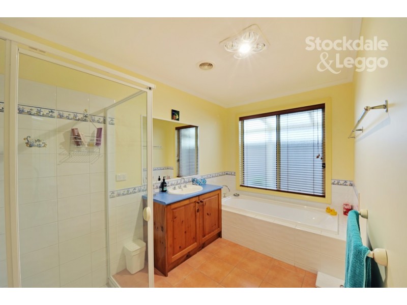 6 Holstein Court, Shepparton VIC 3630