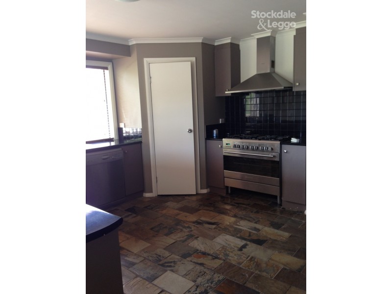 8 Lenne Street, Mooroopna VIC 3629