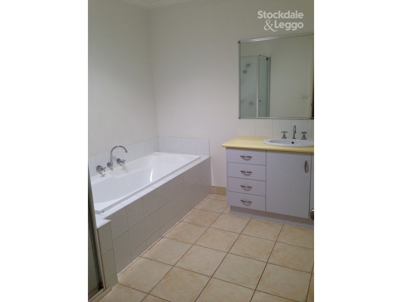 8 Lenne Street, Mooroopna VIC 3629