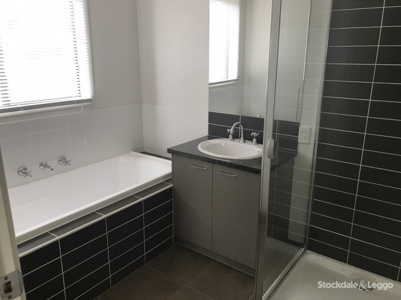 33 Taig Avenue, Kialla VIC 3631