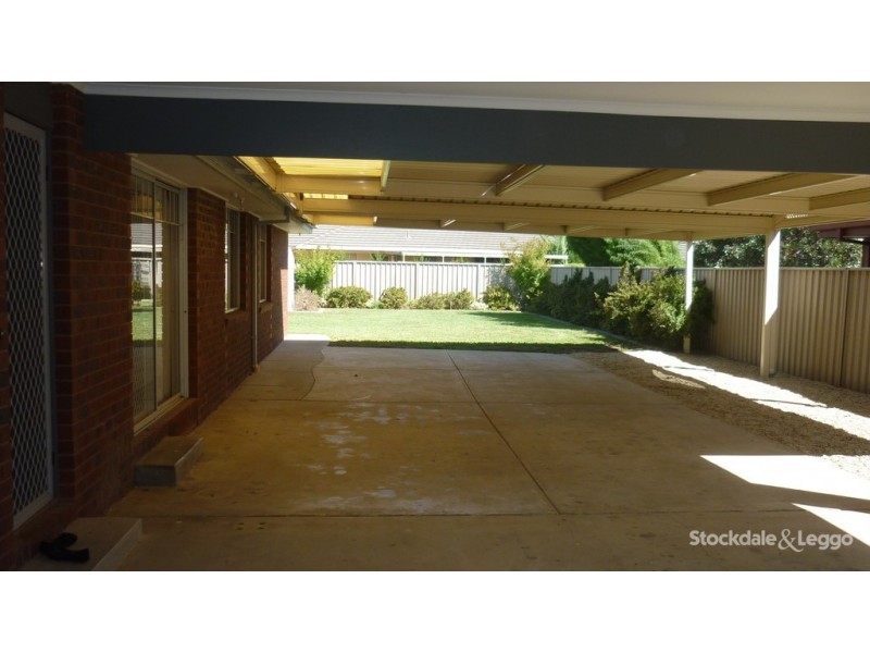 72 Kialla Lakes Drive, Kialla VIC 3631