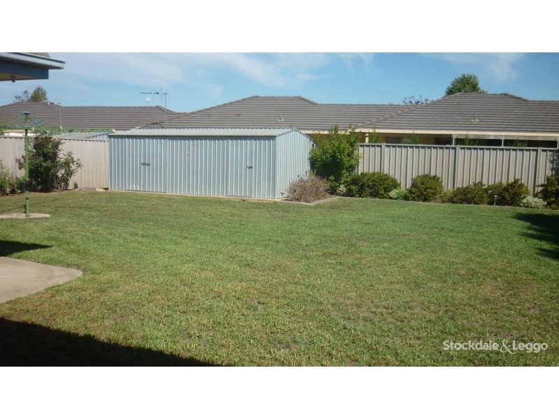 72 Kialla Lakes Drive, Kialla VIC 3631