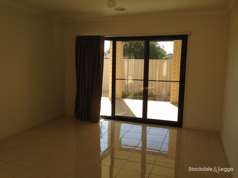 11 HUMMINGBIRD WAY, Shepparton VIC 3630