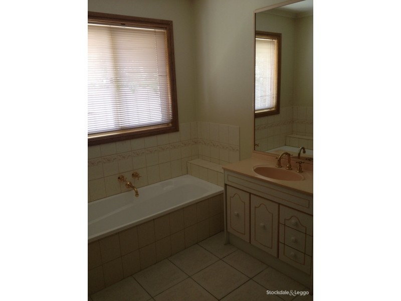 27 Sunvalley Drive, Shepparton VIC 3630