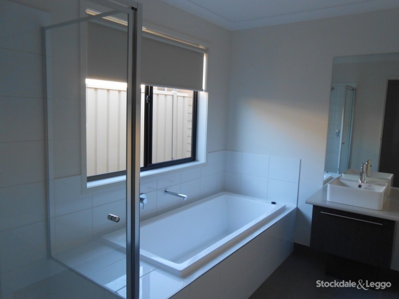 9 Teatree Place, Kialla VIC 3631