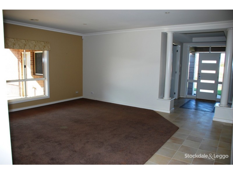 4 Rocklands Cres, Kialla VIC 3631