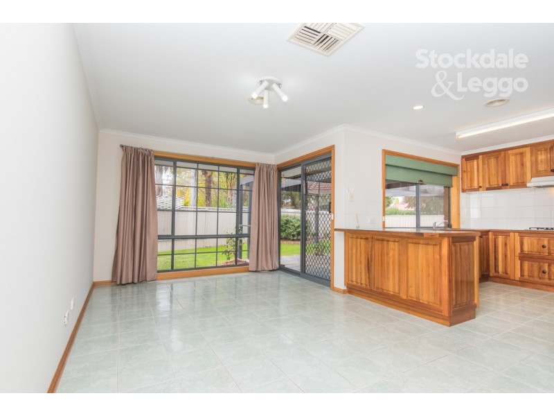 17 Gordon Drive, Kialla VIC 3631