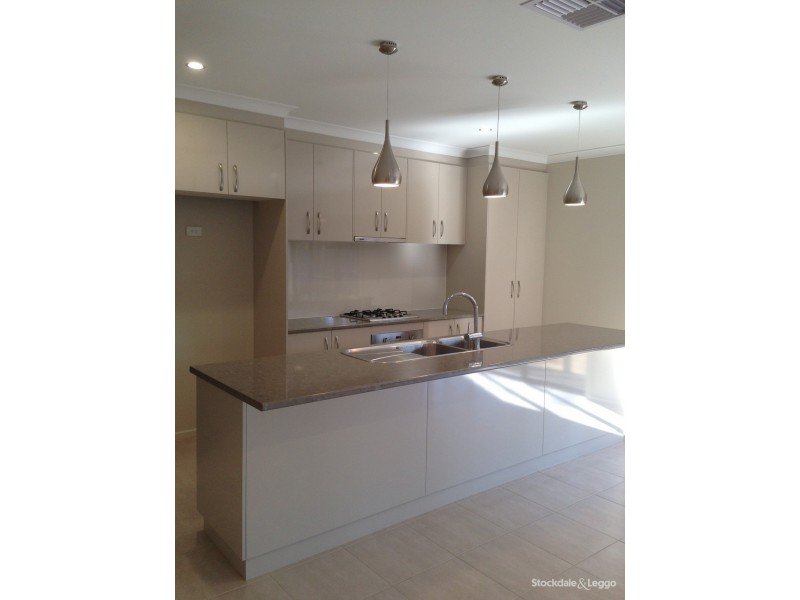 13 Lake View Place, Mooroopna VIC 3629