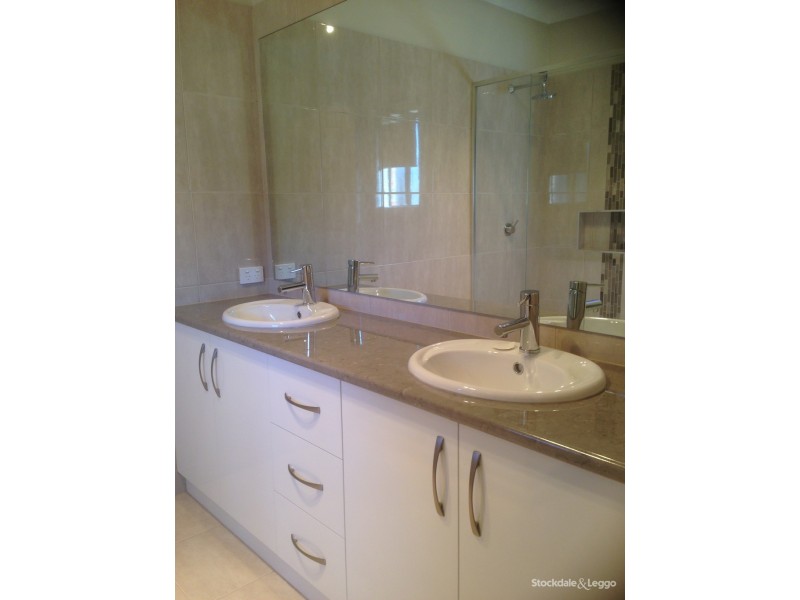 13 Lake View Place, Mooroopna VIC 3629