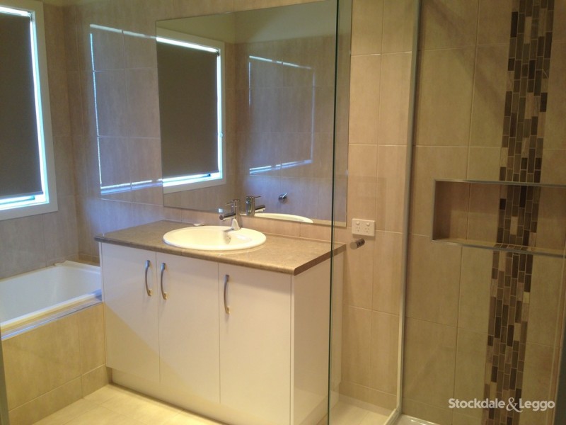 13 Lake View Place, Mooroopna VIC 3629