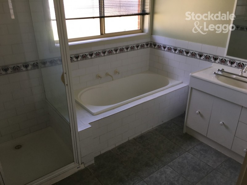 18 Madge Court, Mooroopna VIC 3629