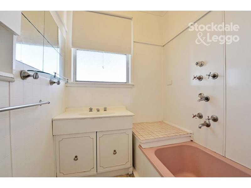 21 Cameron Avenue, Shepparton VIC 3630