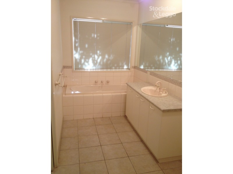 3 / 2-4 Ross Alan Drive, Shepparton VIC 3630