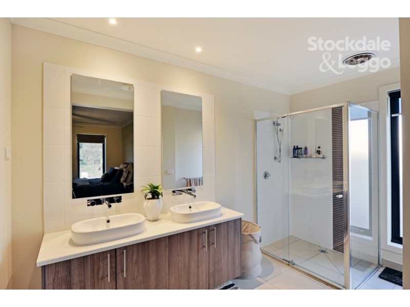 25 Settlers Drive, Kialla VIC 3631