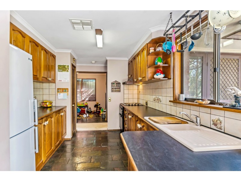 27 Plover Avenue, Modbury Heights SA 5092