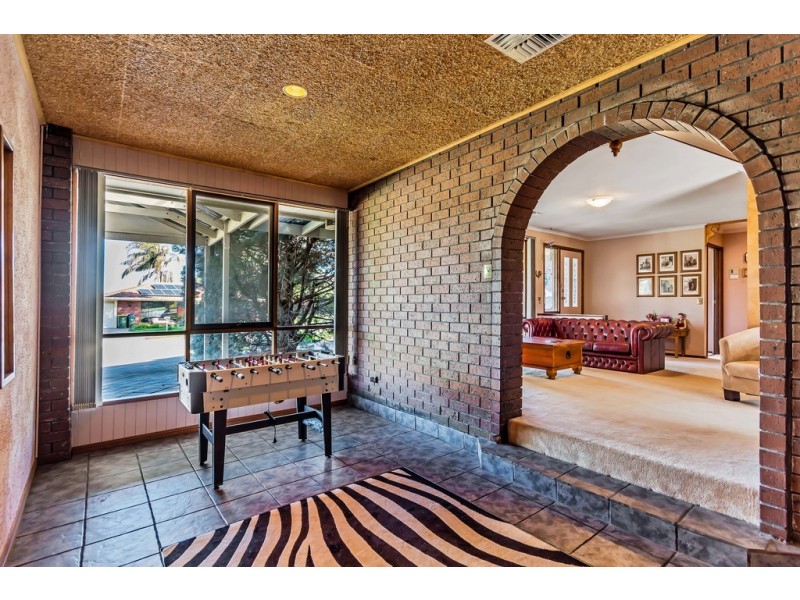 27 Plover Avenue, Modbury Heights SA 5092