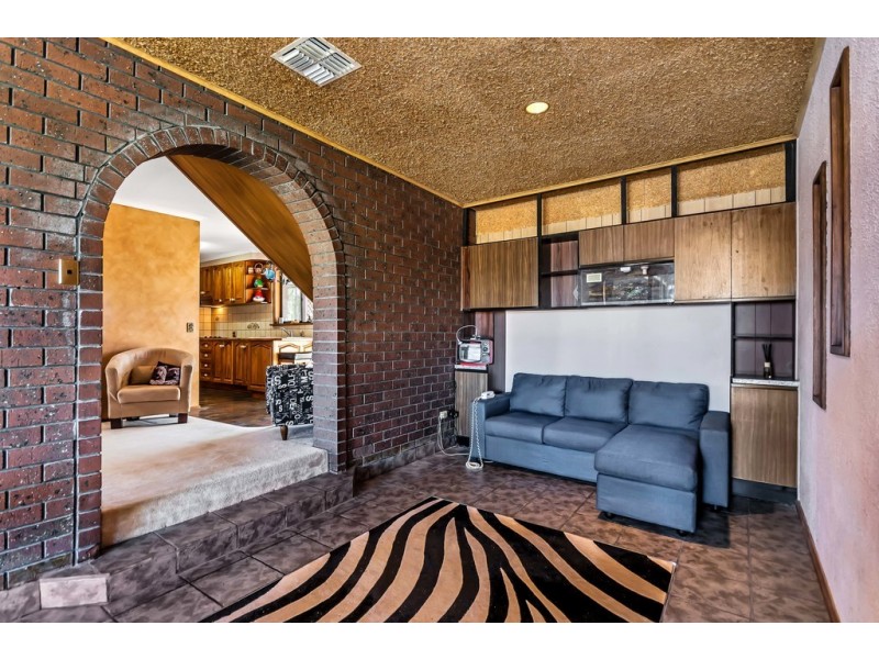 27 Plover Avenue, Modbury Heights SA 5092