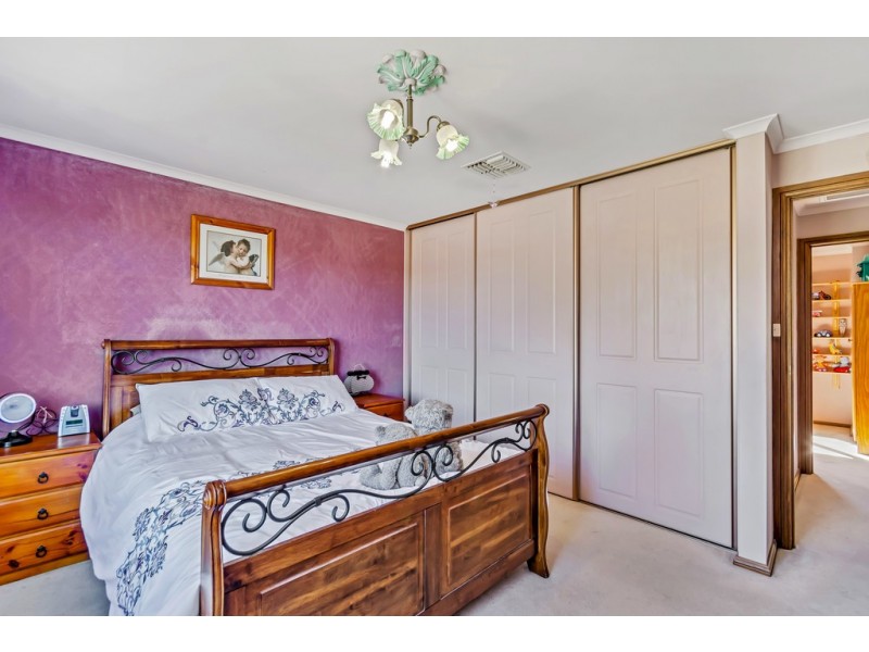 27 Plover Avenue, Modbury Heights SA 5092