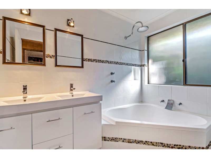 27 Plover Avenue, Modbury Heights SA 5092