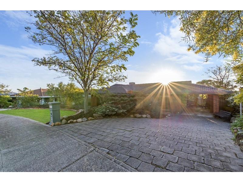 13 Chalani Crescent, Hallett Cove SA 5158