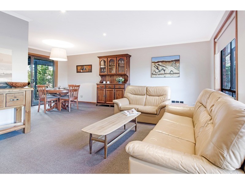 13 Chalani Crescent, Hallett Cove SA 5158