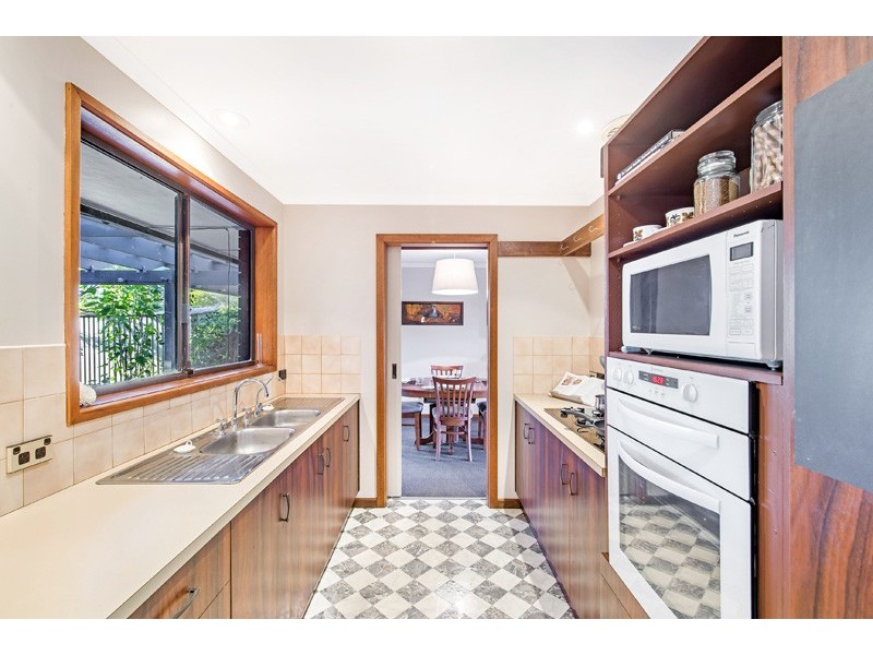 13 Chalani Crescent, Hallett Cove SA 5158