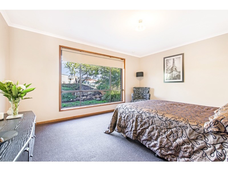 13 Chalani Crescent, Hallett Cove SA 5158