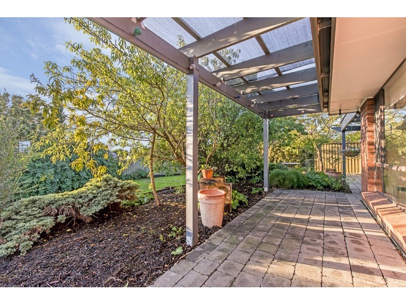 13 Chalani Crescent, Hallett Cove SA 5158