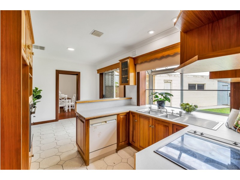 14 Derby Street, Grange SA 5022