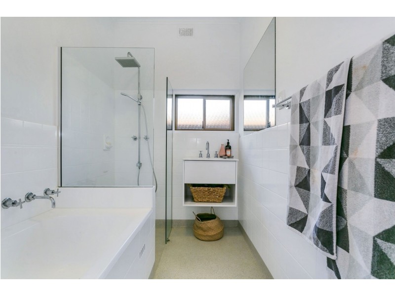 7 Macarthur Avenue, Warradale SA 5046