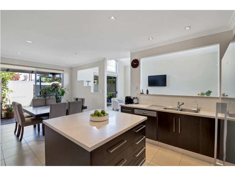 68 Flinders Parade, Flinders Park SA 5025