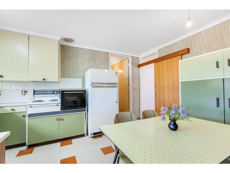 24 Wyndham Crescent, Surrey Downs SA 5126