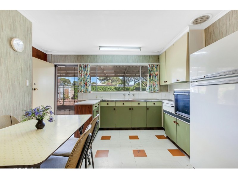 24 Wyndham Crescent, Surrey Downs SA 5126