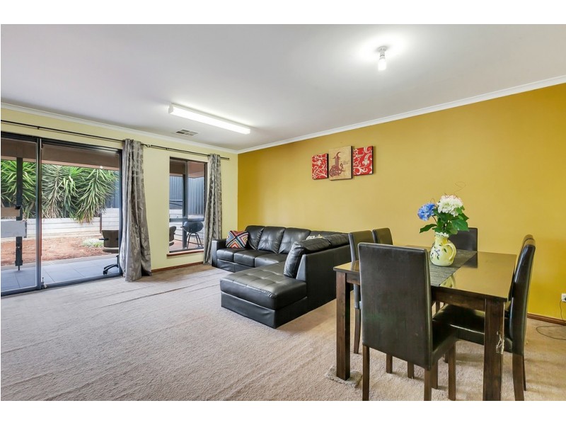 17 Cowra Avenue, Gilles Plains SA 5086