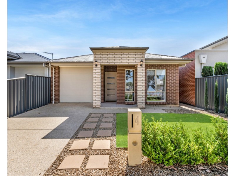 4 Dampier Avenue, Findon SA 5023