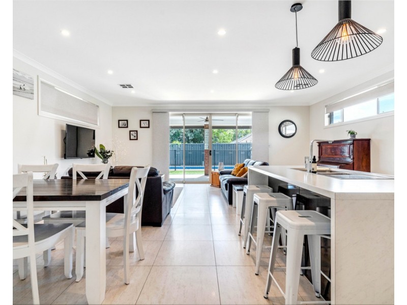 4 Dampier Avenue, Findon SA 5023