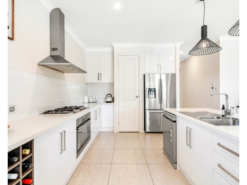 4 Dampier Avenue, Findon SA 5023