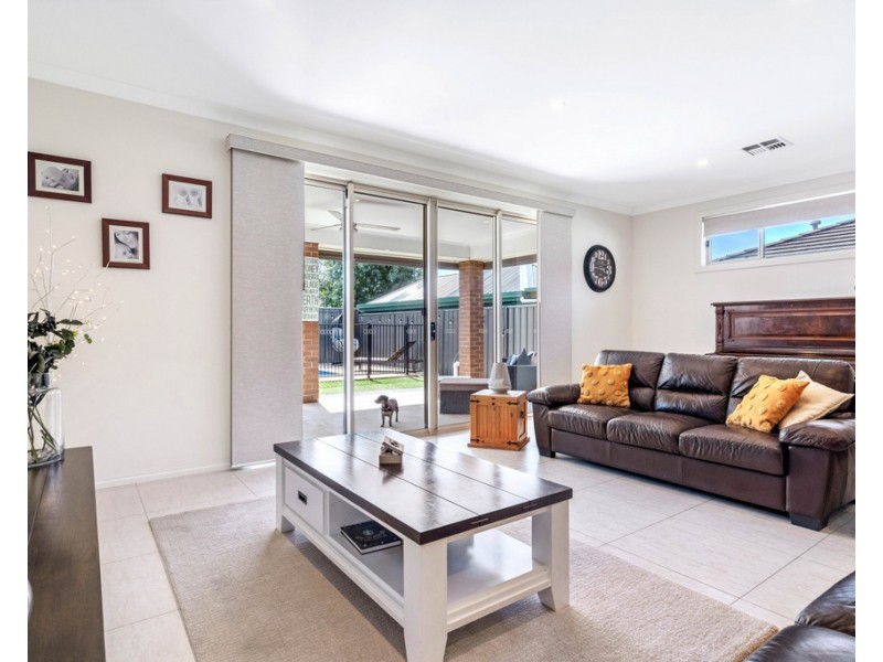 4 Dampier Avenue, Findon SA 5023