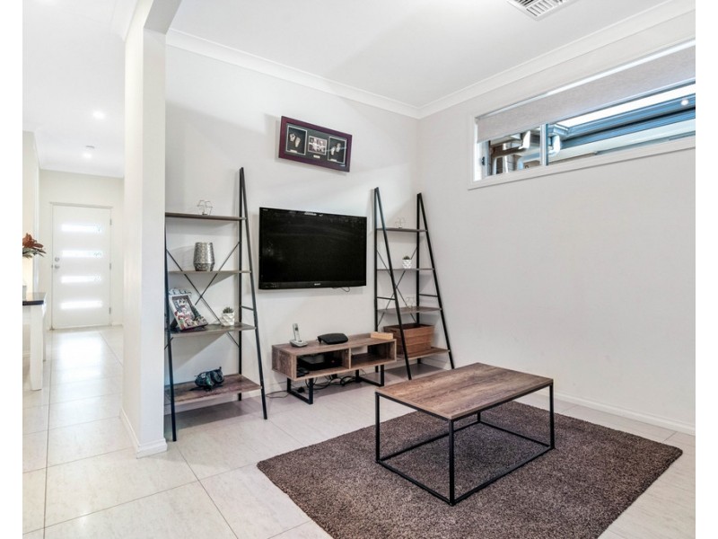4 Dampier Avenue, Findon SA 5023
