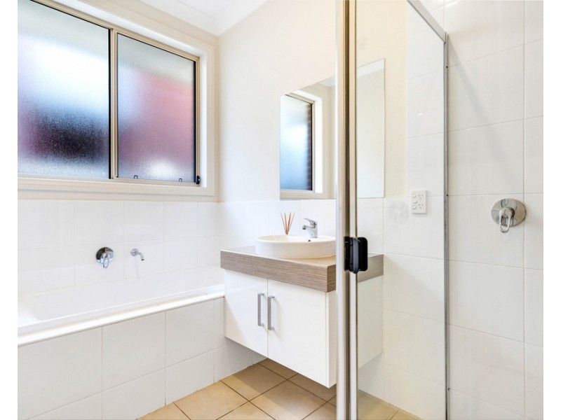 4 Dampier Avenue, Findon SA 5023