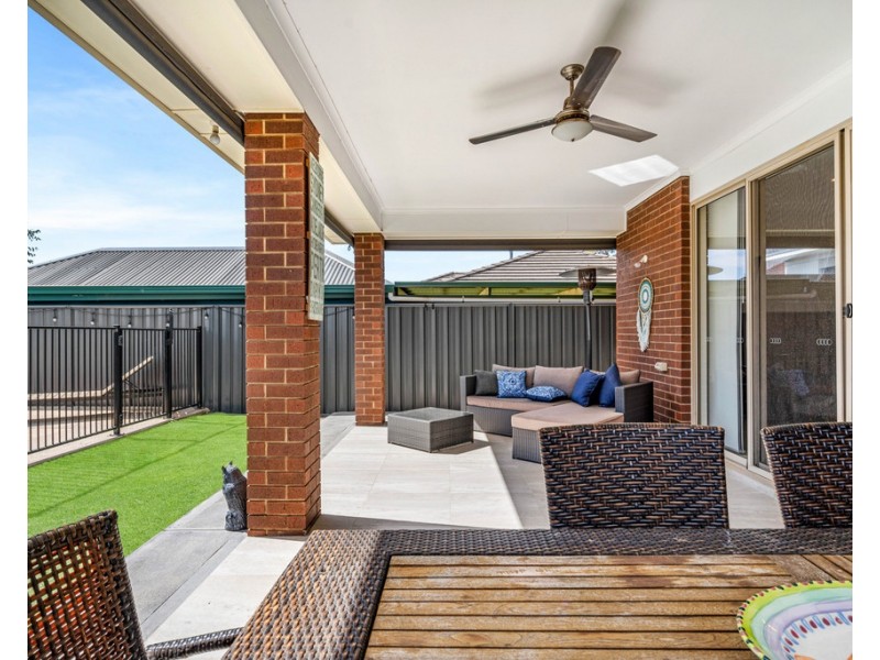 4 Dampier Avenue, Findon SA 5023